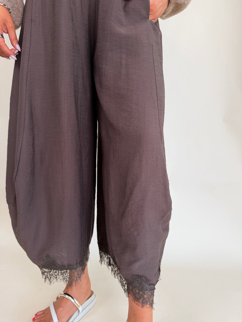 Barrel Fit Pants with Lace Trim