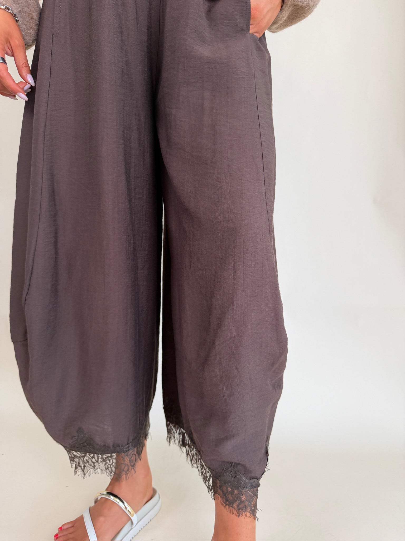 Barrel Fit Pants with Lace Trim