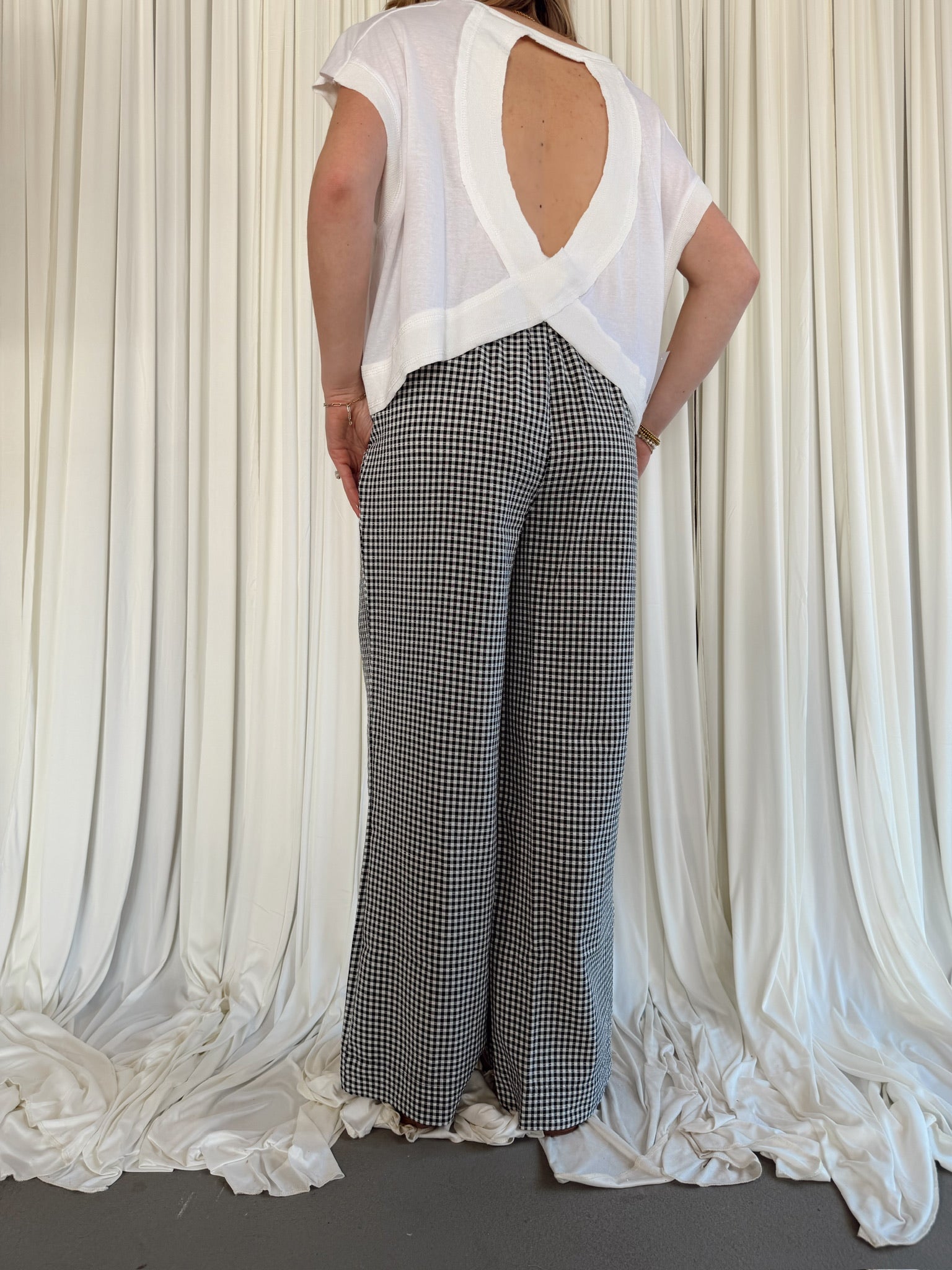 Gingham Drawstring Wide-Leg Pants – Seven & James