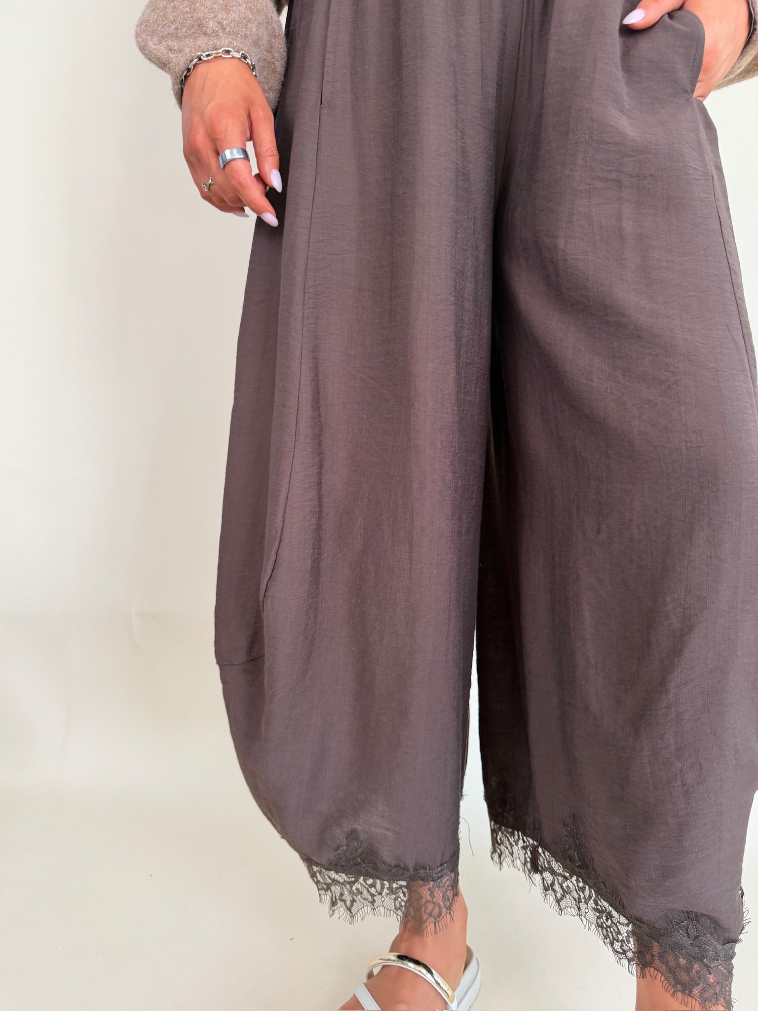 Barrel Fit Pants with Lace Trim