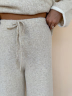 One-Shoulder Contrast Trim Knit Sweater