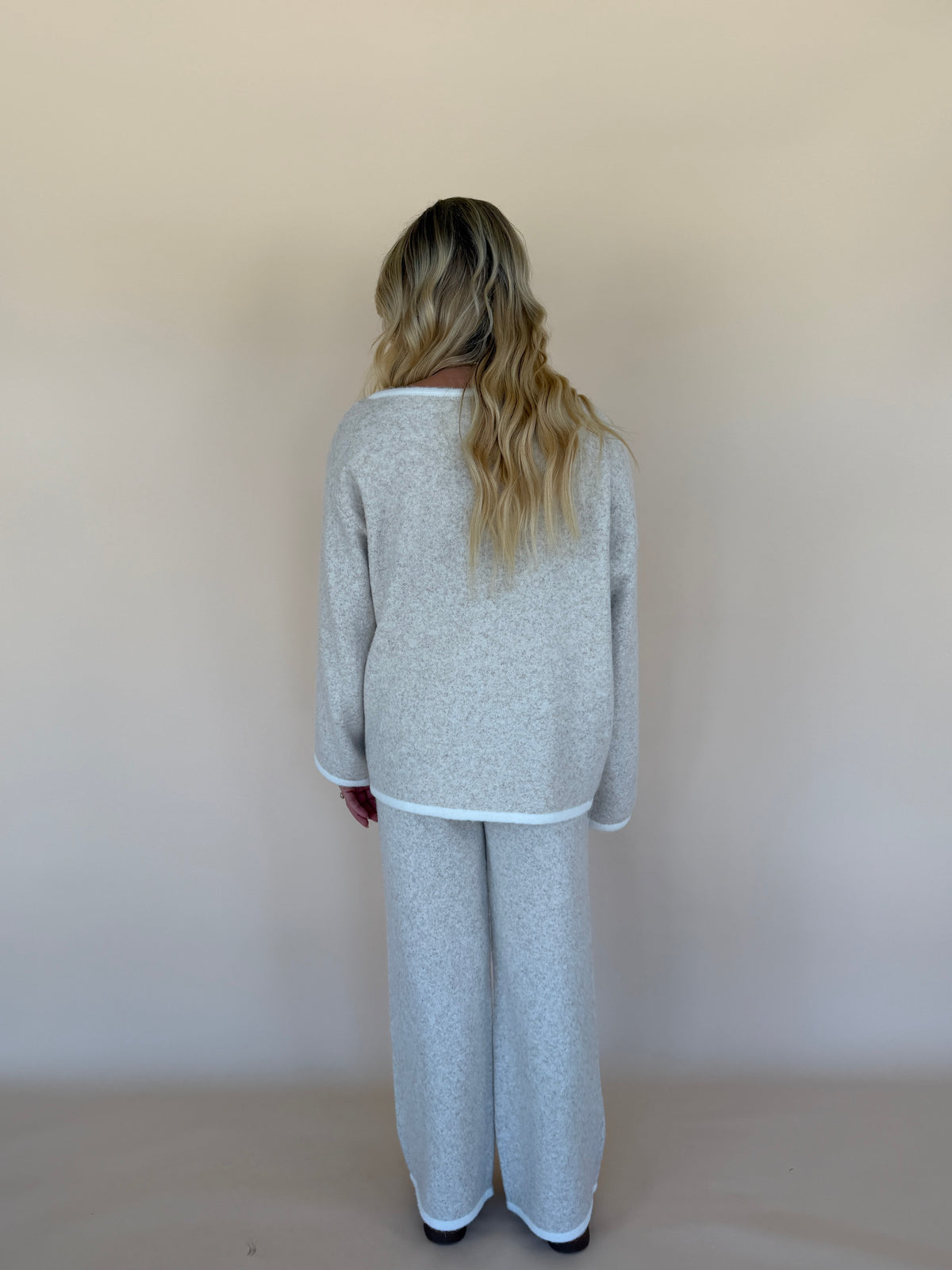 One-Shoulder Contrast Trim Knit Sweater