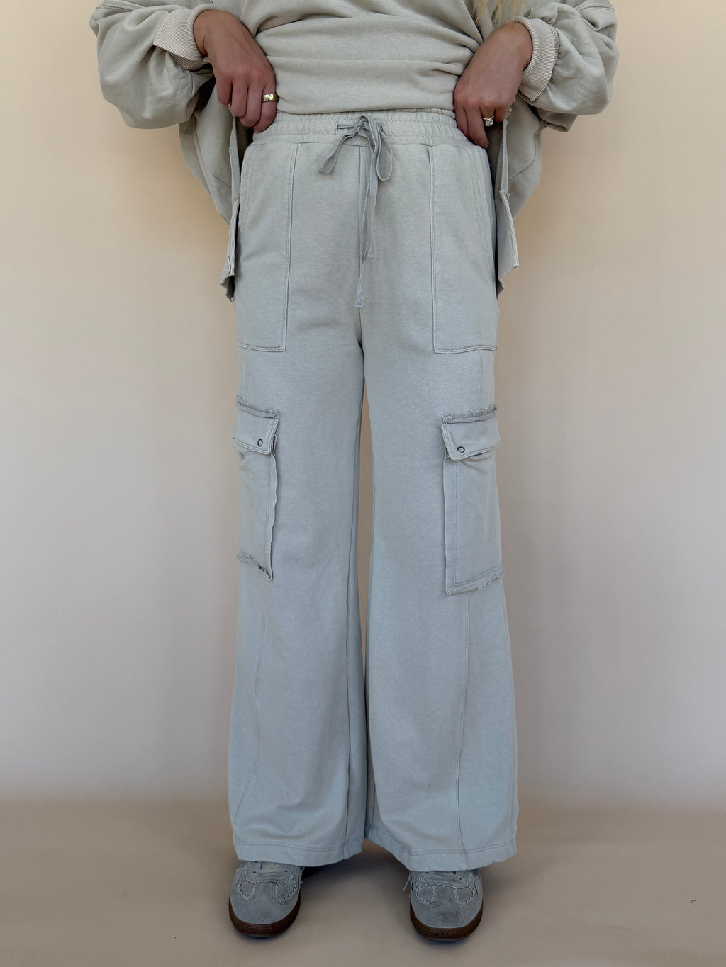 Snow Washed Cargo Sweatpants