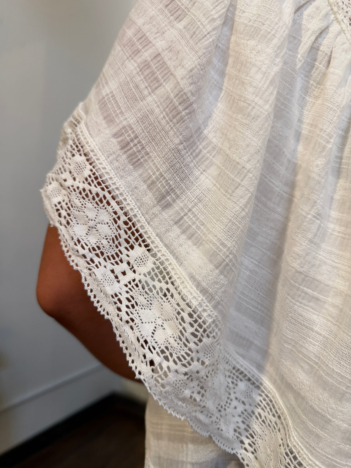Lace V Ruffle Short Sleeve Top