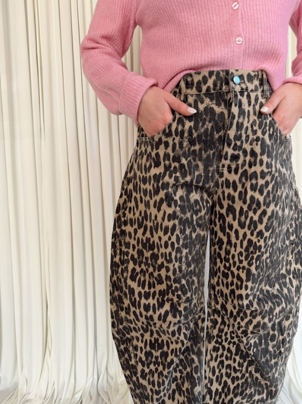 Leopard Printed Barrel Jeans