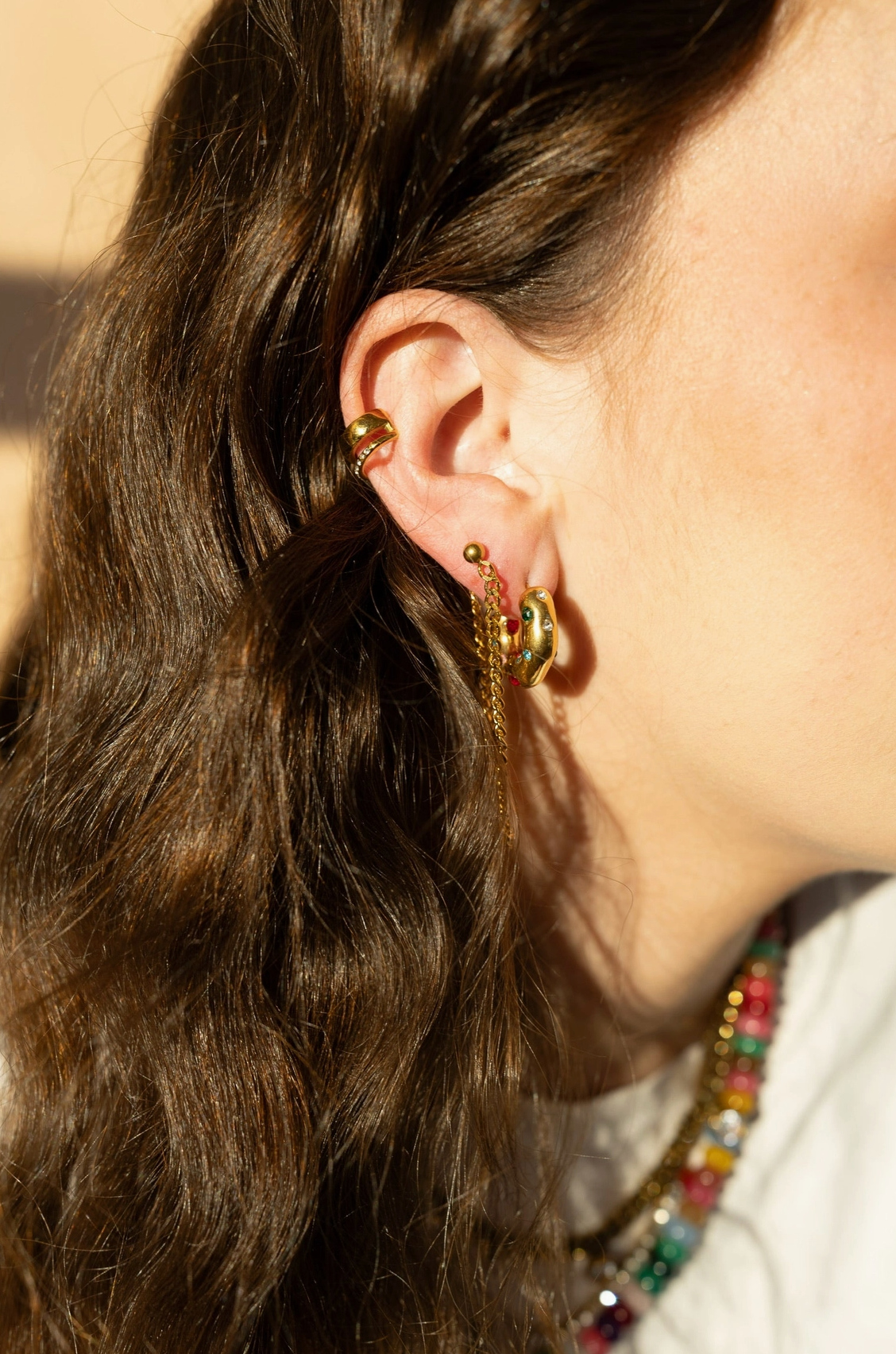 Ebby Hoop Earrings - Pearl