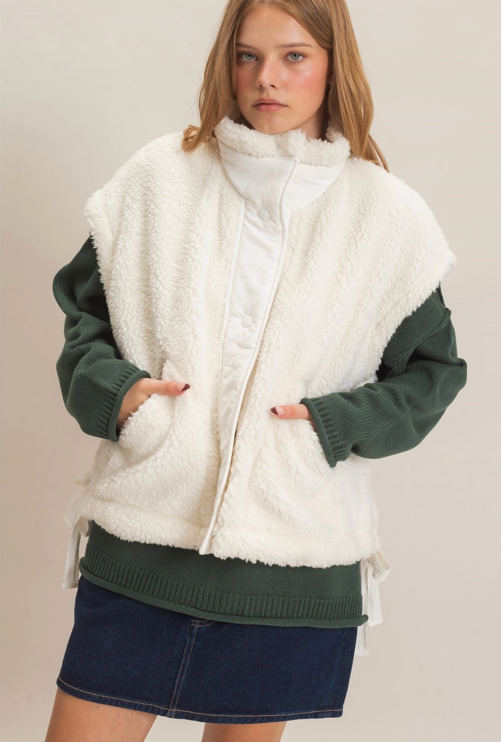 HF26F131-D Sherpa Snap Vest