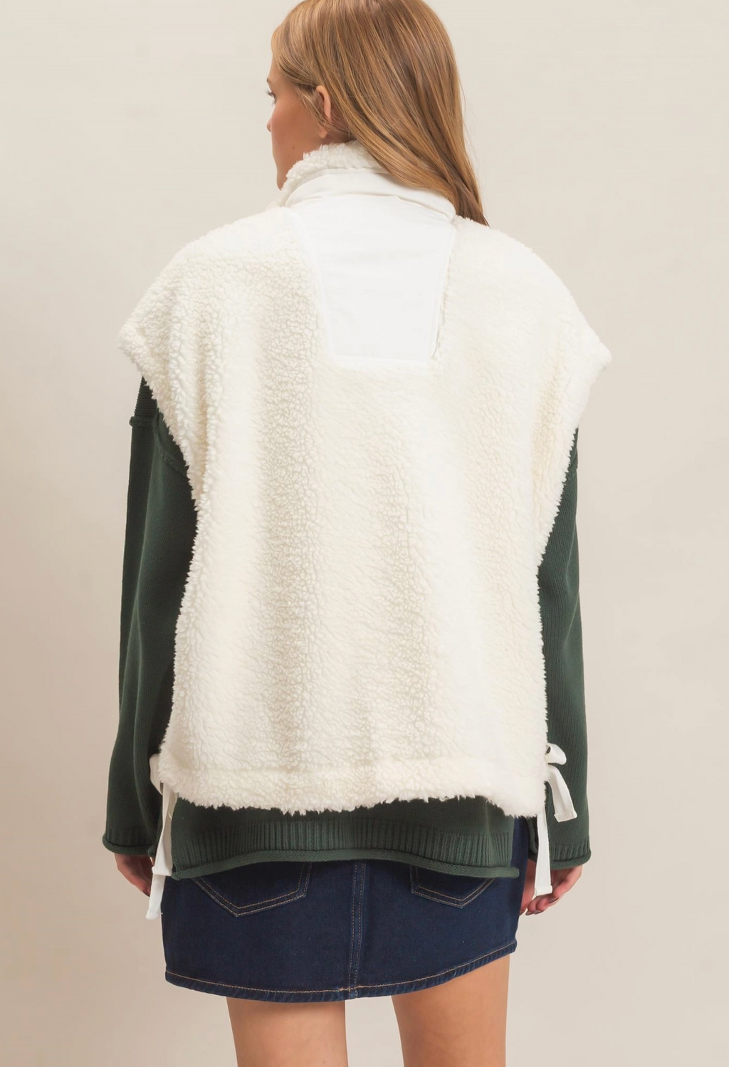 HF26F131-D Sherpa Snap Vest