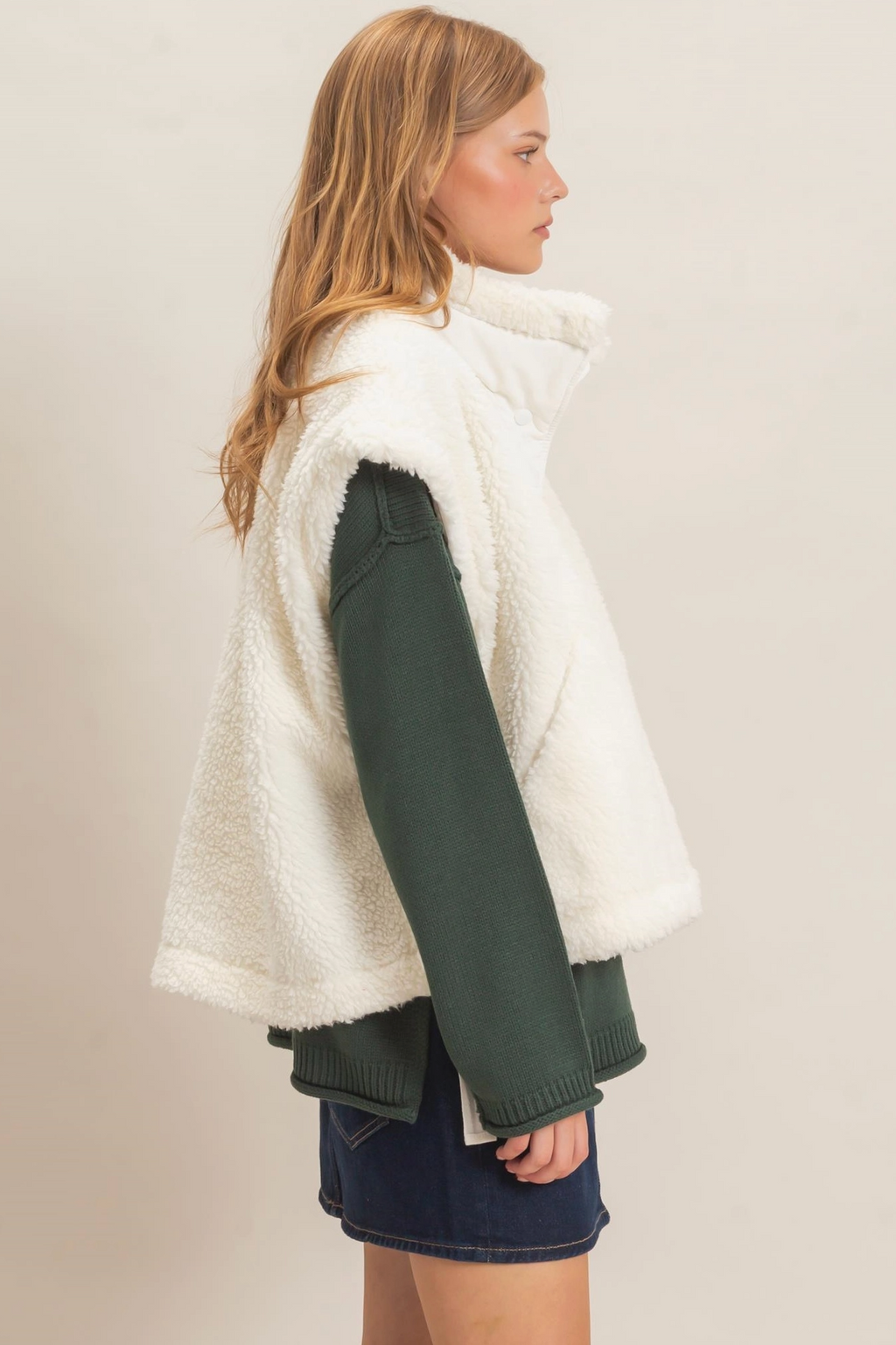 HF26F131-D Sherpa Snap Vest