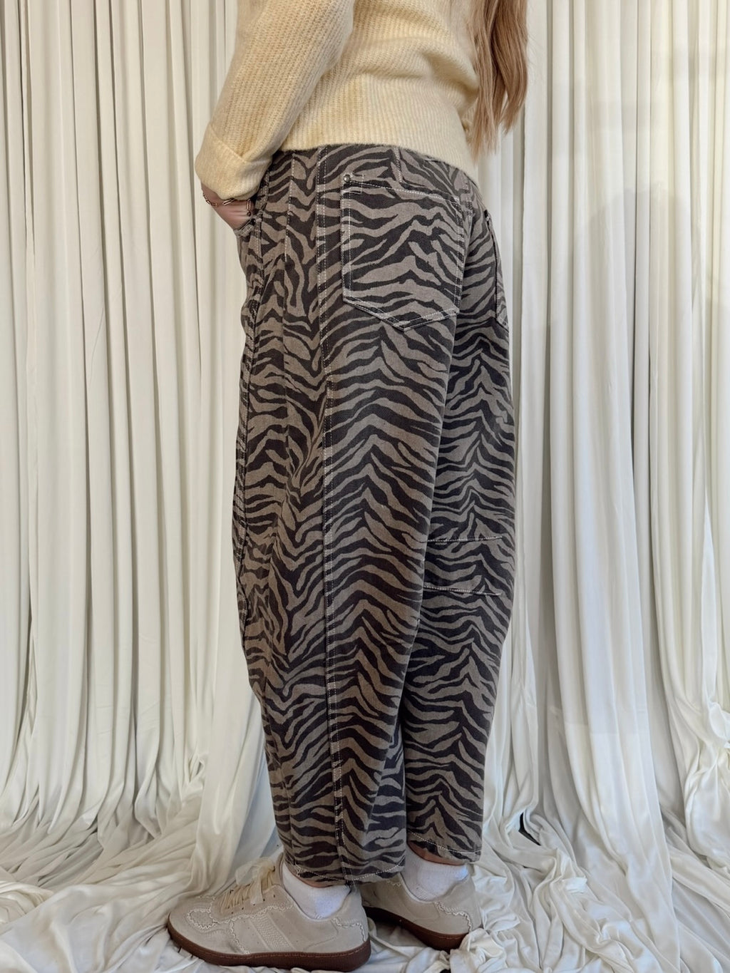 LP0260 Zebra Print Barrel Jeans