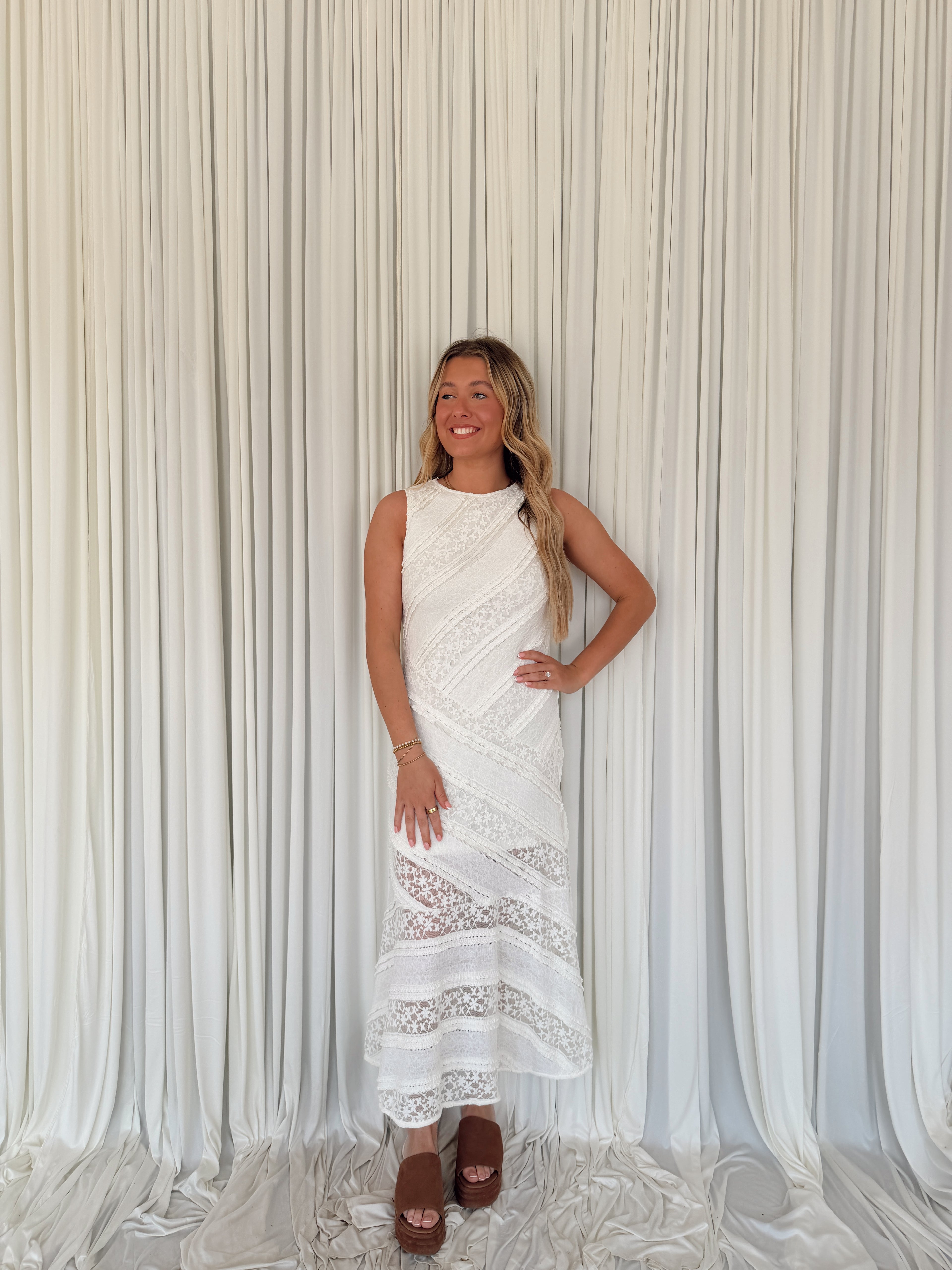 Floral Lace Sleeveless Maxi Dress