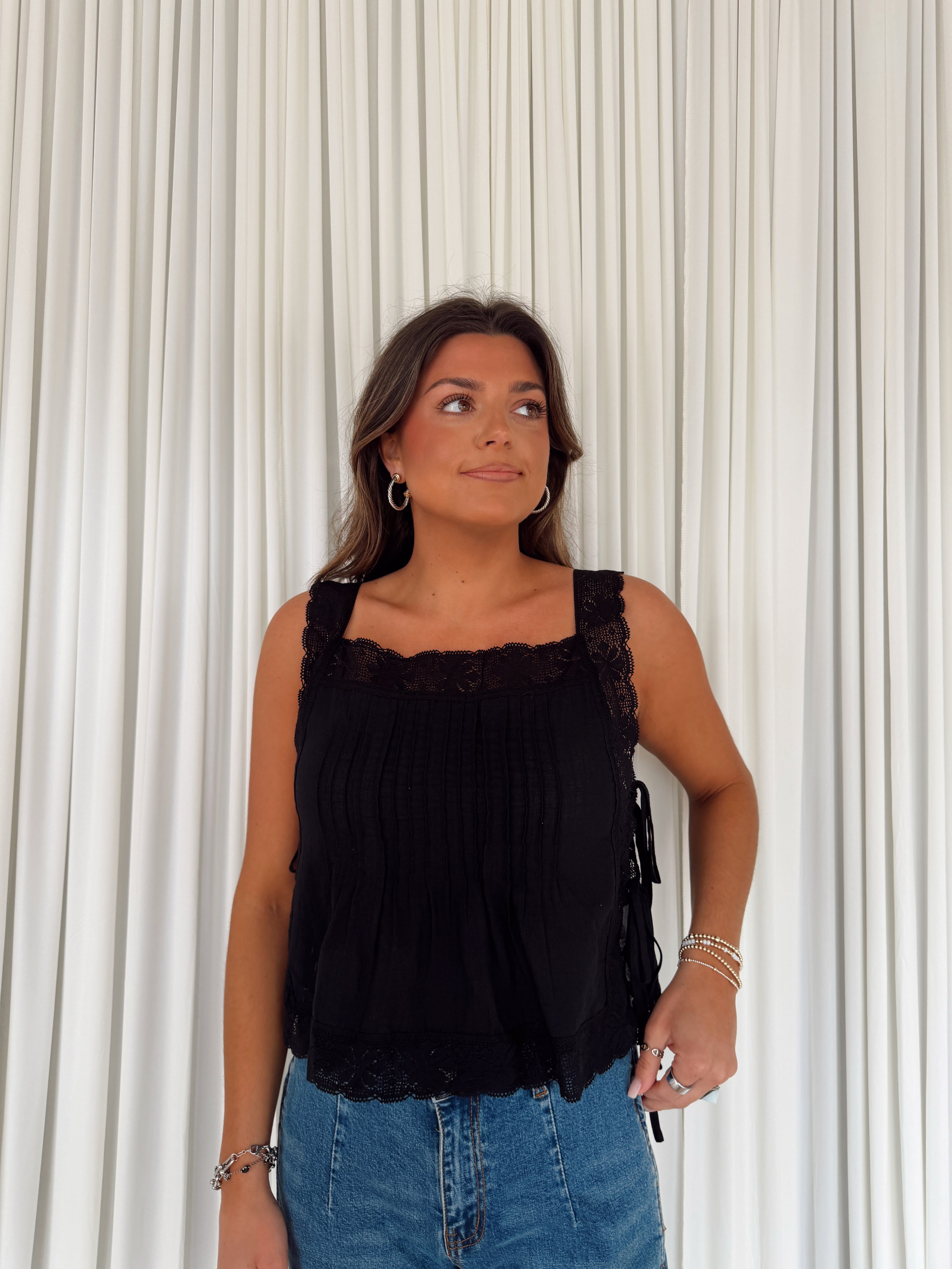 Sleeveless Eyelet Lace Top
