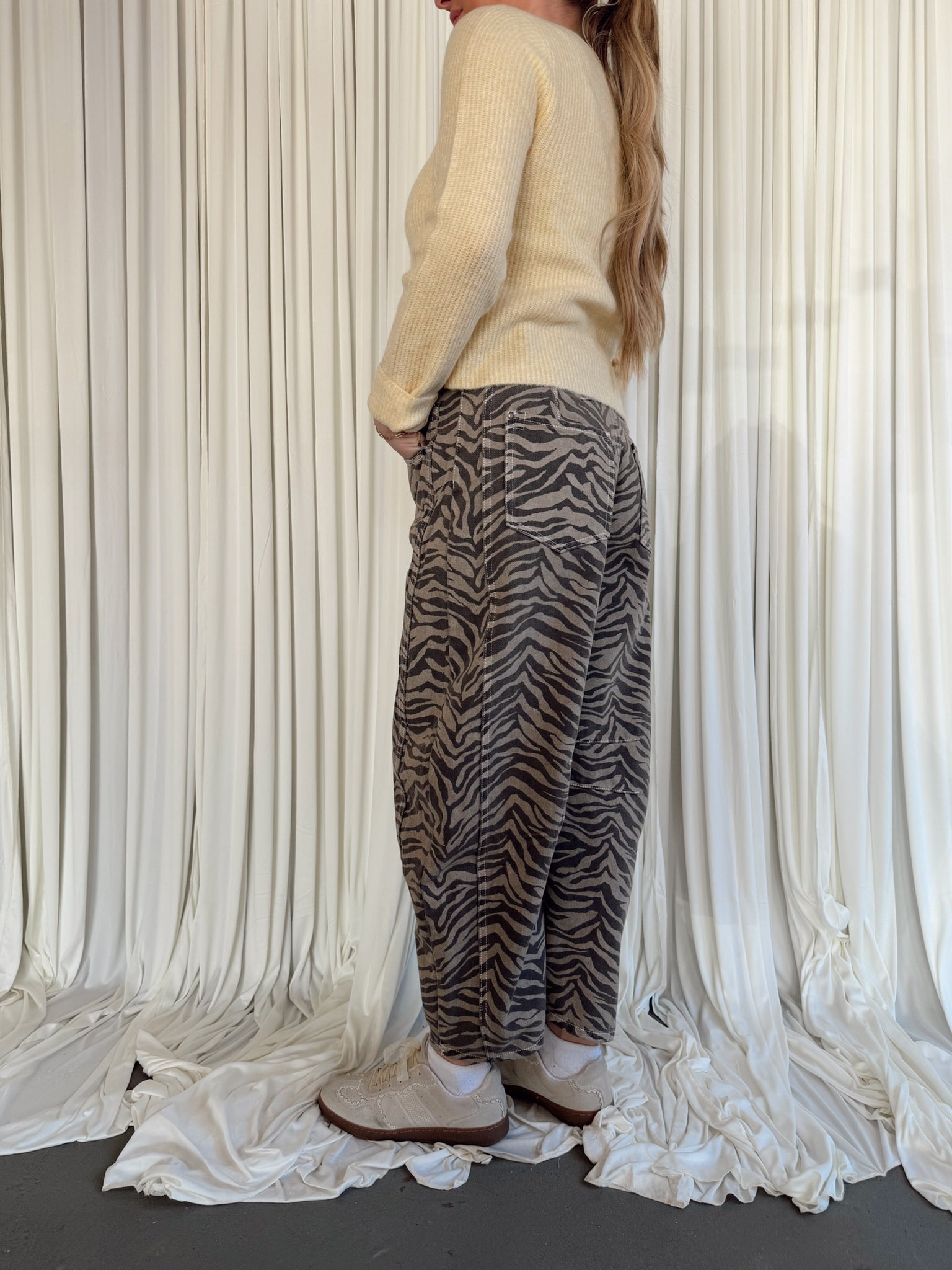 LP0260 Zebra Print Barrel Jeans