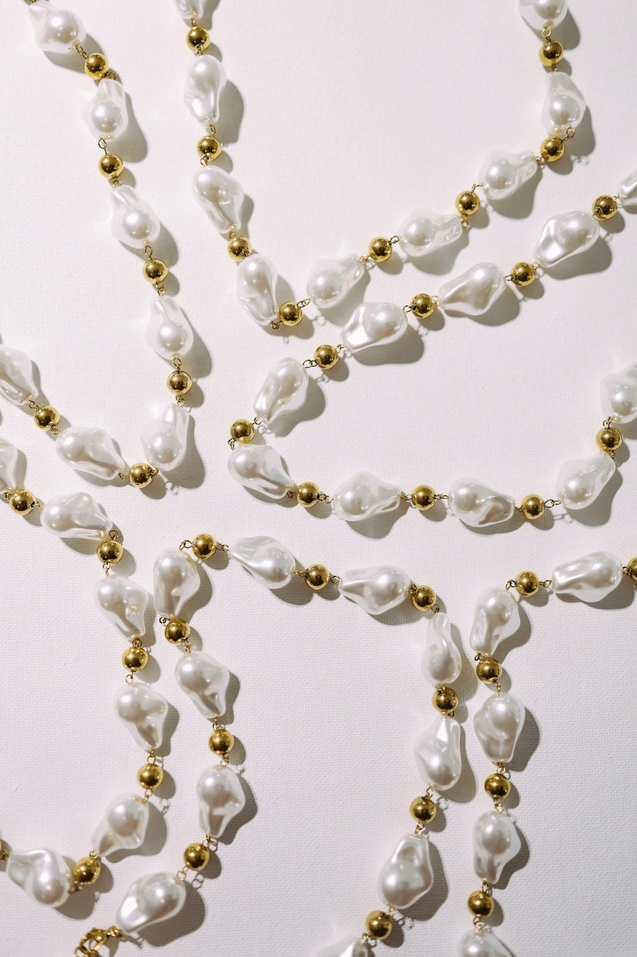 Cecil Baroque Pearl Necklace