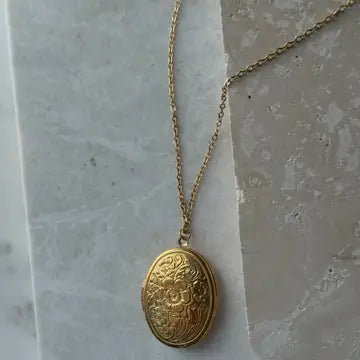 Oval Locket Necklace – Seven & James
