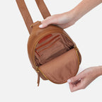 Fern Sling - Pebbled Leather | Warm Honey